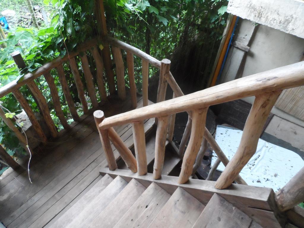 Victoria Guest House And Cottages Puerto Princesa Exterior photo