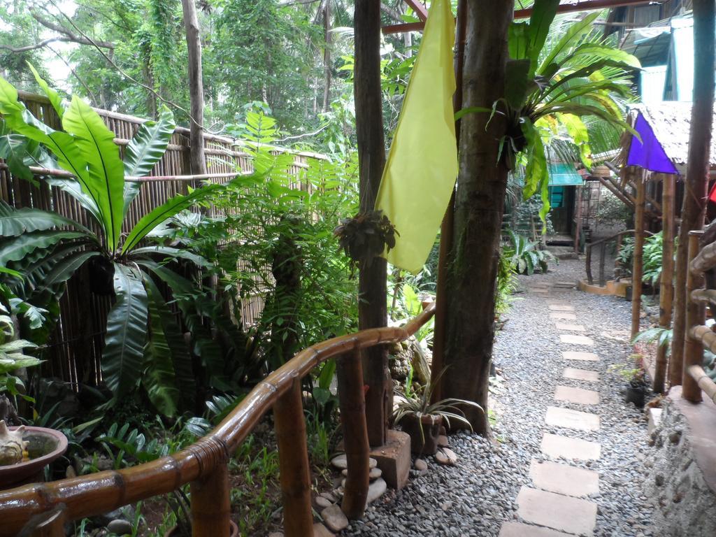 Victoria Guest House And Cottages Puerto Princesa Exterior photo