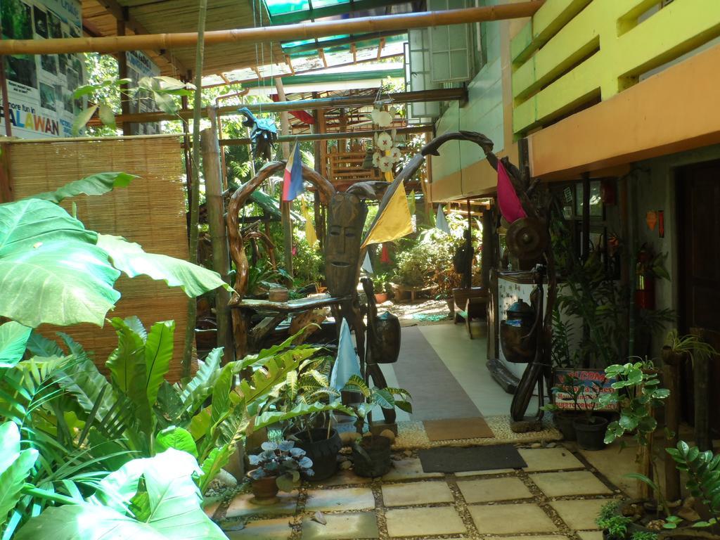 Victoria Guest House And Cottages Puerto Princesa Exterior photo